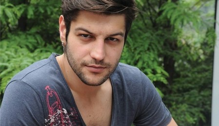 anne serhat teoman komiset sinan kimdir