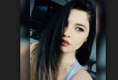 aşk ve mavi gülderen güler