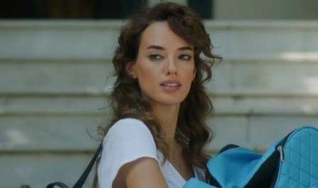 Bana Sevmeyi Anlat Leyla Kimdir