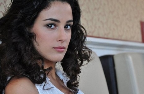 bir deli sevda cansu tosun kimdir karakteri rolü