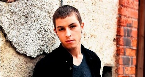 vatanım sensin boran kuzum kimdir karakteri leon