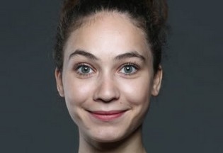 Acı Aşk dizisi oyuncuları Çağla Özavcı