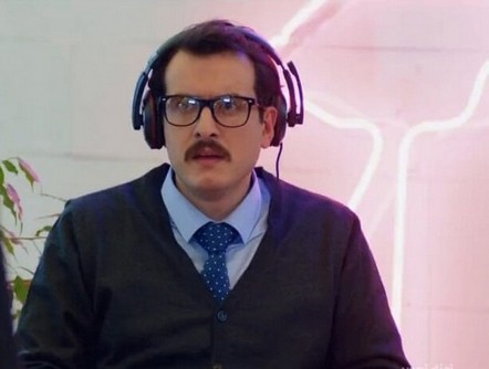 dolunay tarık kimdir