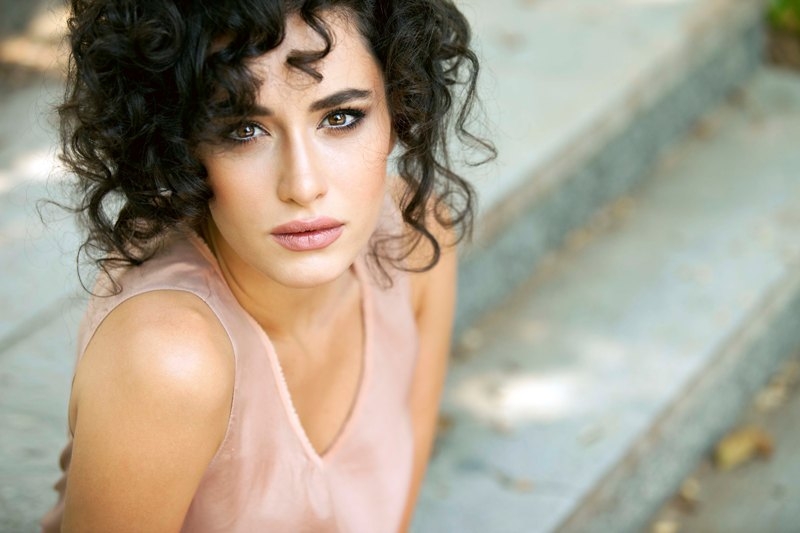 her şey aşktan pelin kimdir hande doğandemir