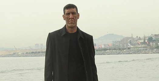 içerde minik karakteri kim?