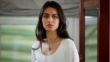 ikisini de sevdim amine gülşe kimdir