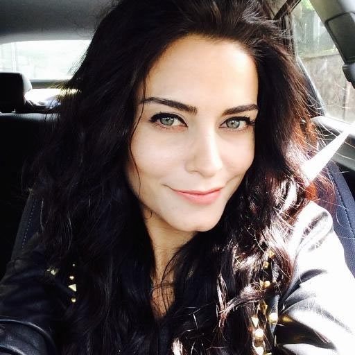 ipek bağrıaçık kimdir