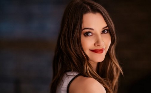 bu şehir arkandan gelecek saadet ışıl aksoy kimdir