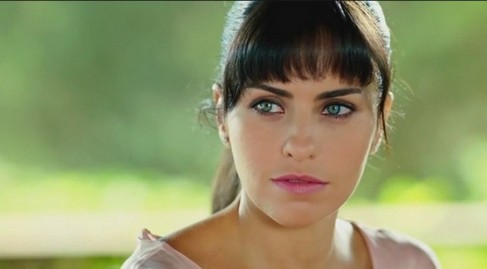 Aslı Tandoğan kimdir?