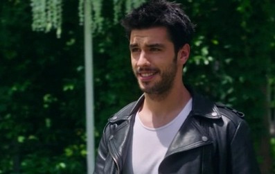 oğlan bizim kız bizim aras aydın kimdir