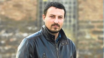 Bir Fırtına Tuttu Bizi Onur Saylak