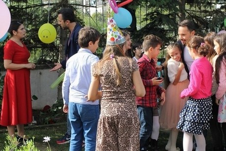 özgün evli ve öfkeli dizi