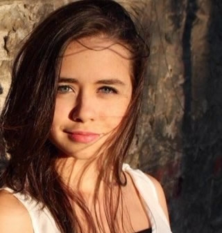 yağmur ün kırgın çiçekler