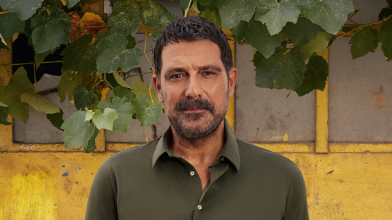 Ömür Usta: Bülent İnal'dan Tunç'un Sürprizleri