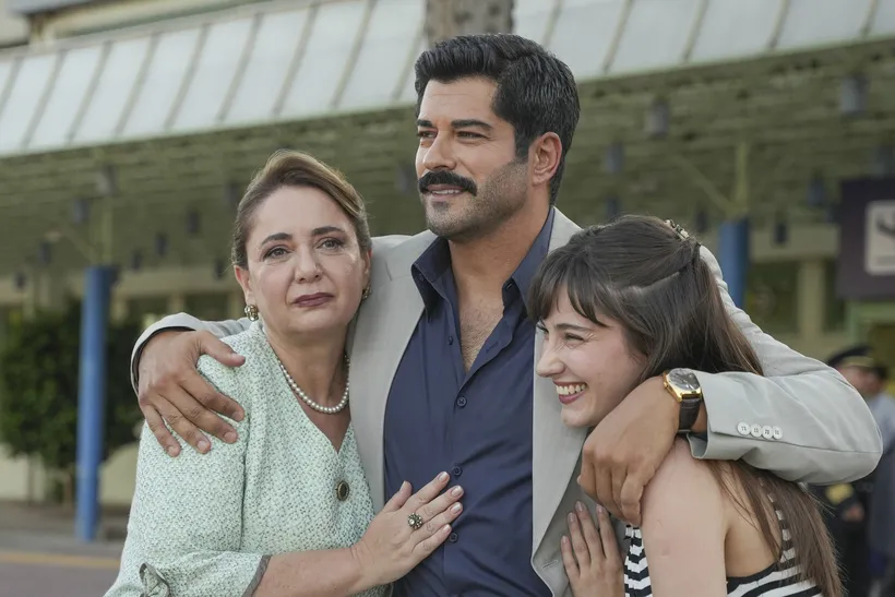 Güneşin Doğduğu Yer: Kenan'ın Büyük Aşkı ve Aile Fedakarlığı! Celadet İlk Bölümde Tüm Dengeleri Nasıl Değiştirecek?