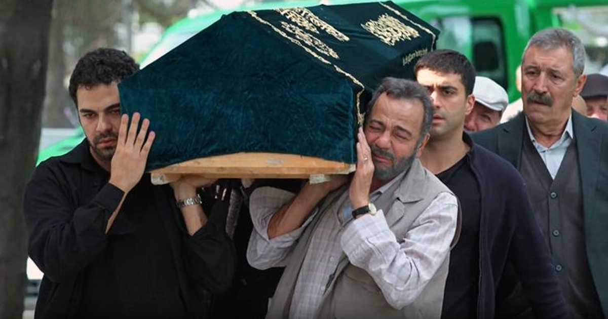 Haysiyet: Aziz'in Vedası Yürekleri Kül Etti
