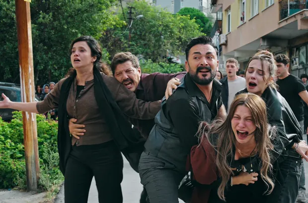 Altı Üstü İstanbul: Nehir Erdoğan'a Selda Bağcan'dan Duygulandıran Övgü!
