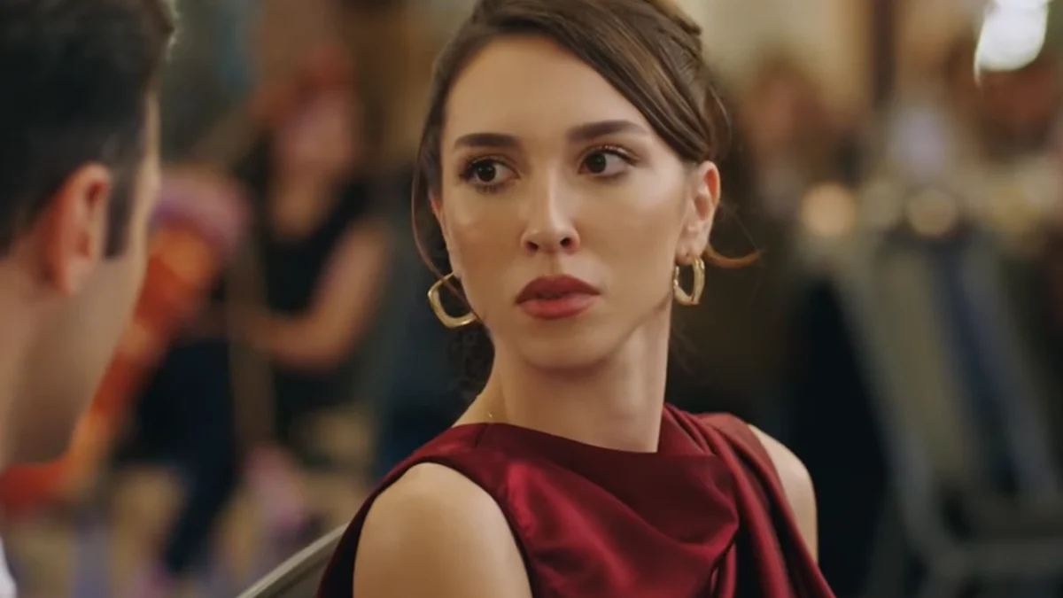 Kızılcık Şerbeti Elif - Zeynep Parla