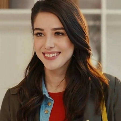 Dolunay Nazlı Kimdir?