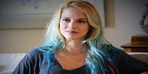 Bu Şehir Arkandan Gelecek Gülce Kimdir?